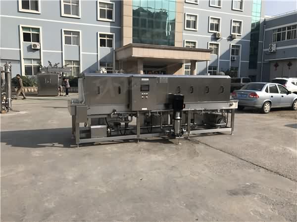 酒店專用塑料筐清洗機(jī)價格 周轉(zhuǎn)箱滅菌清洗