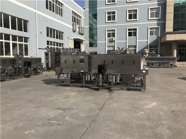 四段清洗洗箱機(jī),周轉(zhuǎn)箱滅菌清洗 高效益比回報(bào)